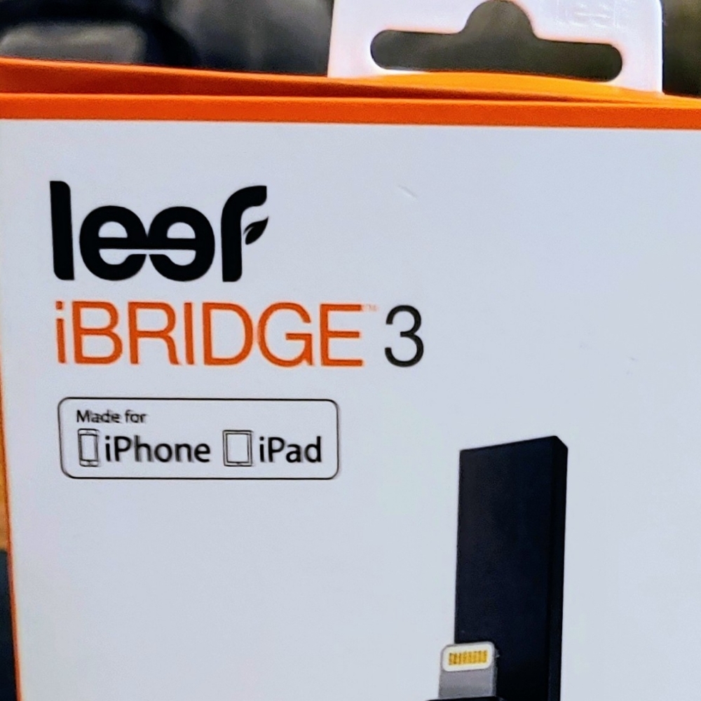 Leef iBridge 3 64GB iPhone External Memory Stick